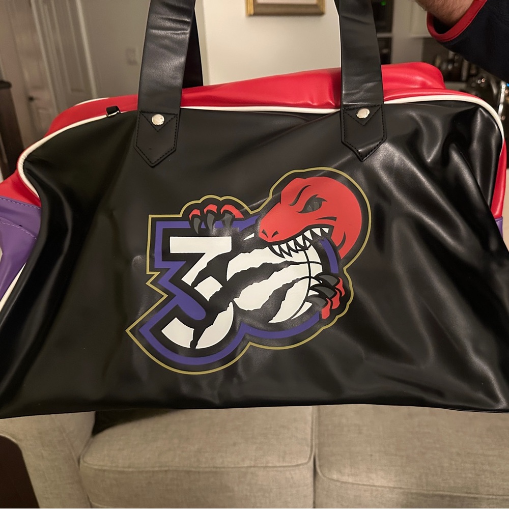 [NEW] Toronto Raptors Duffle Bag - Picture 2 of 3
